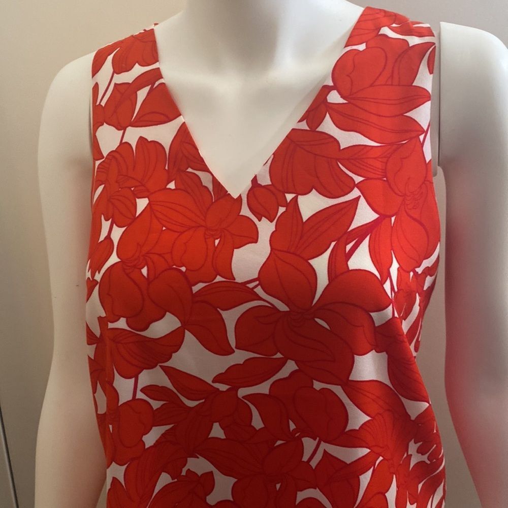 T Tahari red and white floral tank top - Picture 2 of 6